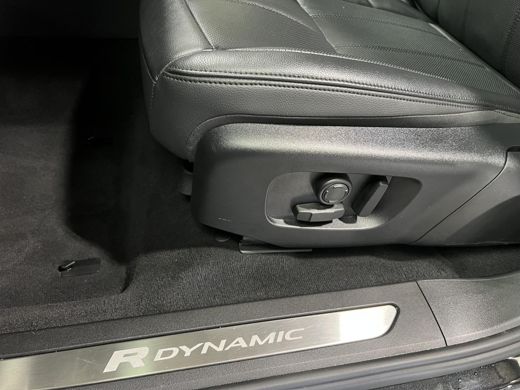 Land Rover Range Rover Evoque 1.5 P300e 12.2kWh R-Dynamic SE SUV 5dr Petrol Plug-in Hybrid Auto 4WD Euro 6 (s/s) (309 ps)