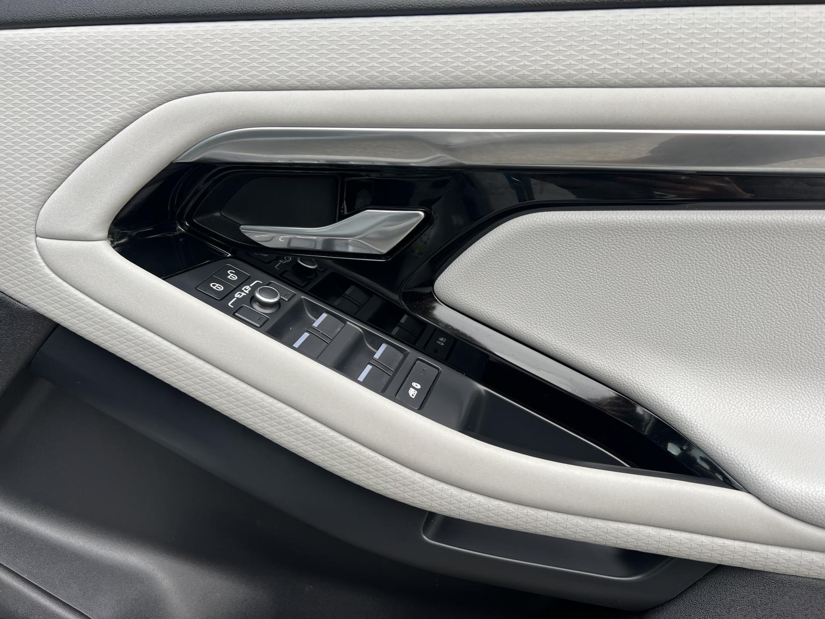 Land Rover Range Rover Evoque 2.0 P200 MHEV R-Dynamic S SUV 5dr Petrol Auto 4WD Euro 6 (s/s) (200 ps)