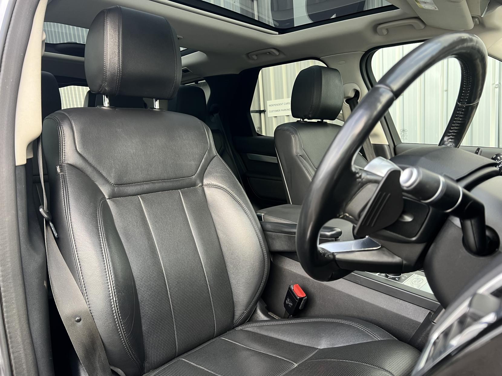 Land Rover Discovery 3.0 SD V6 Landmark Edition SUV 5dr Diesel Auto 4WD Euro 6 (s/s) (306 ps)