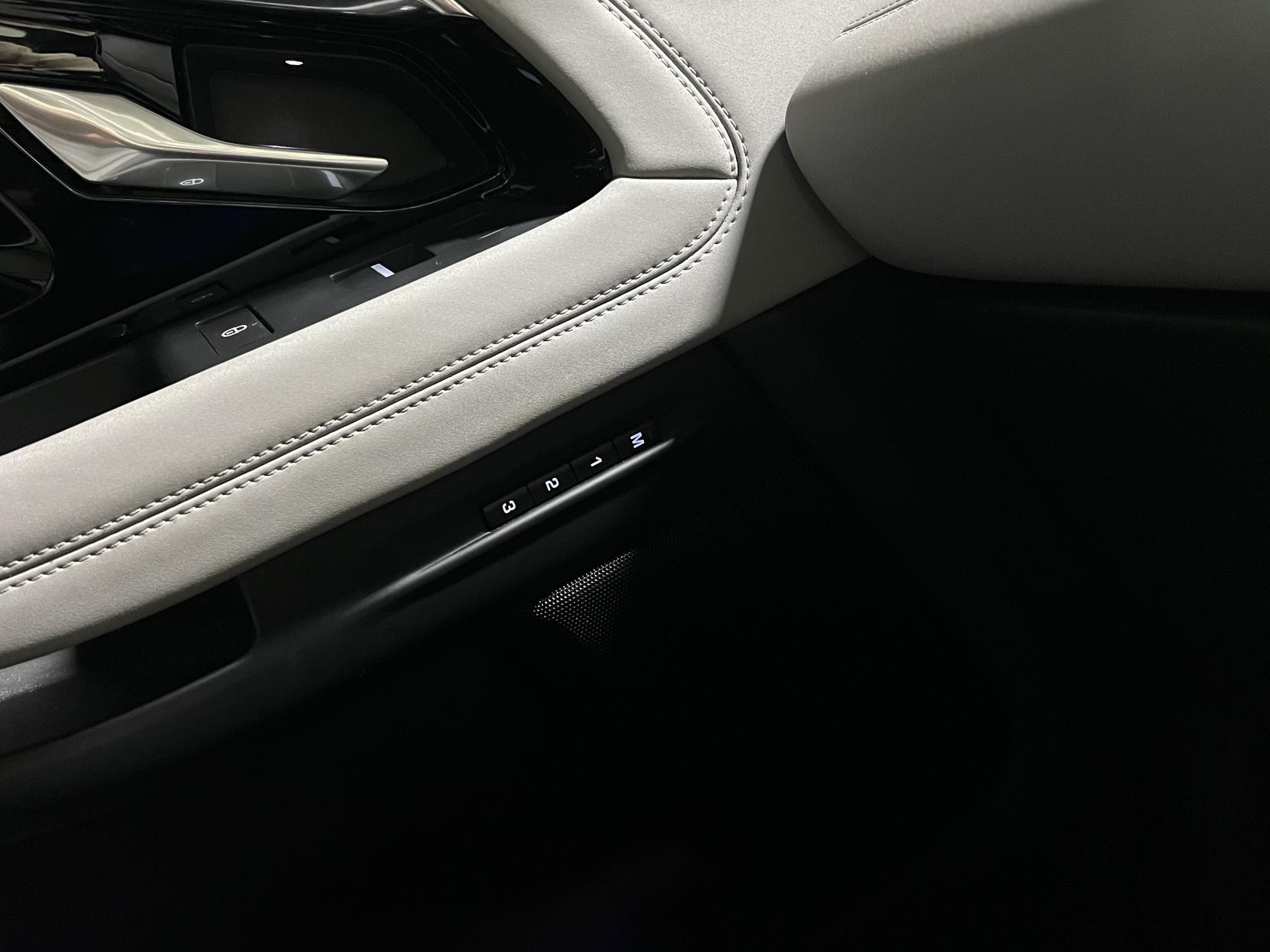 Land Rover Range Rover Evoque 2.0 P250 MHEV First Edition SUV 5dr Petrol Auto 4WD Euro 6 (s/s) (249 ps)