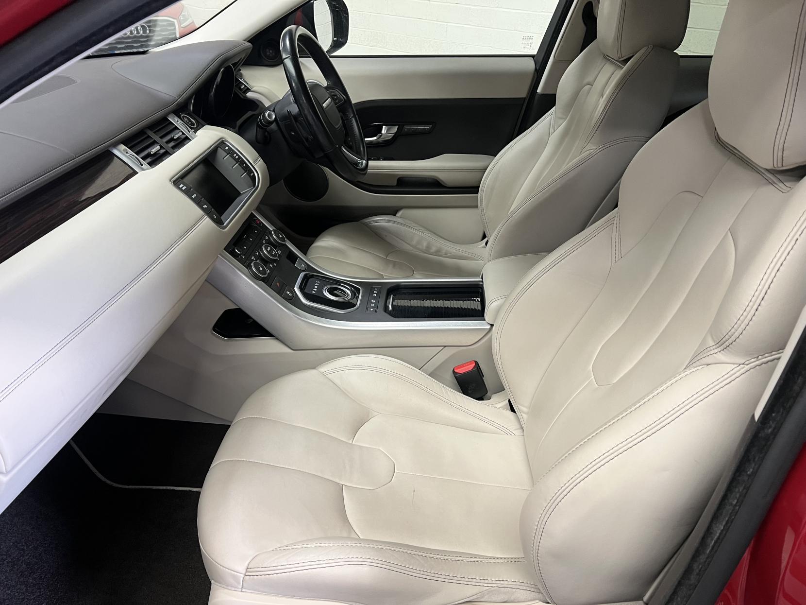 Land Rover Range Rover Evoque 2.2 SD4 Prestige SUV 5dr Diesel Auto 4WD Euro 5 (190 ps)