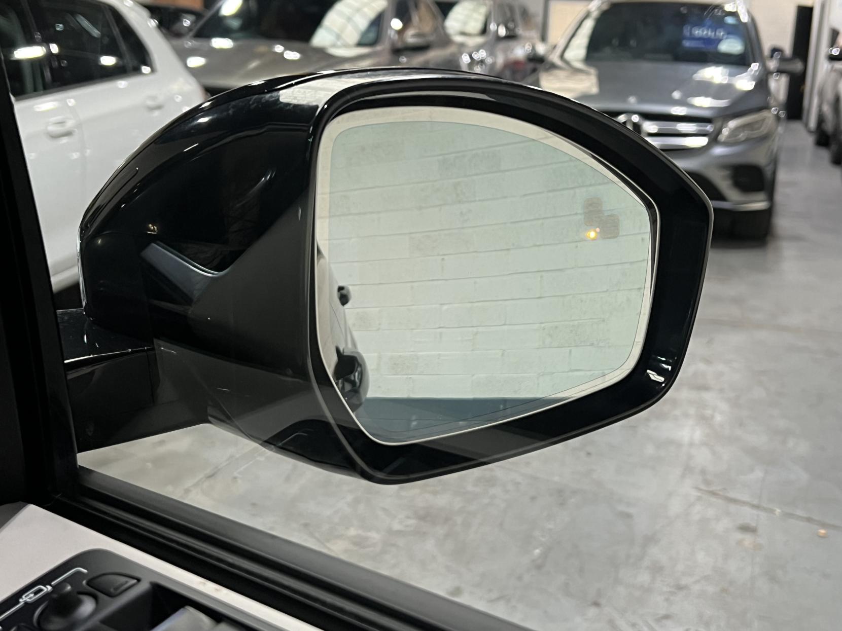 Land Rover Discovery Sport 2.0 P250 MHEV HSE SUV 5dr Petrol Auto 4WD Euro 6 (s/s) (250 ps)