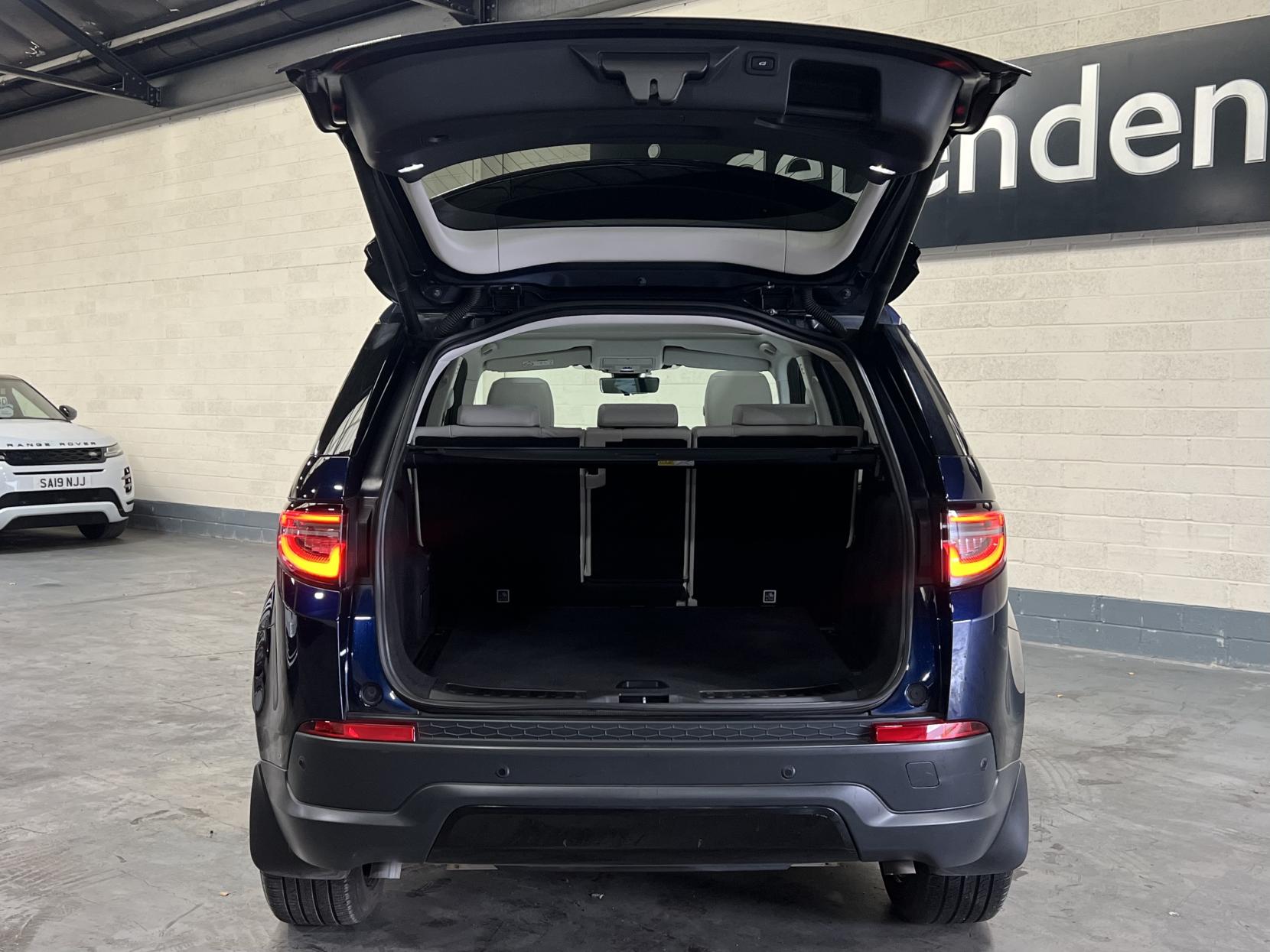 Land Rover Discovery Sport 2.0 P250 MHEV HSE SUV 5dr Petrol Auto 4WD Euro 6 (s/s) (250 ps)