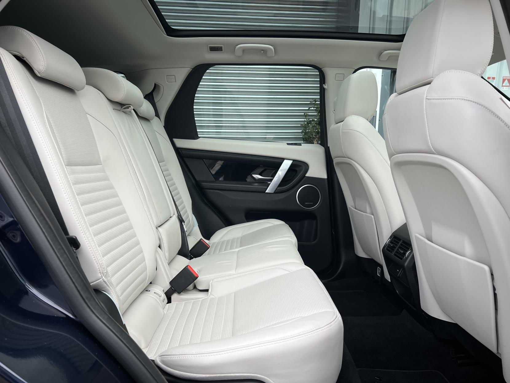 Land Rover Discovery Sport 2.0 P250 MHEV HSE SUV 5dr Petrol Auto 4WD Euro 6 (s/s) (250 ps)