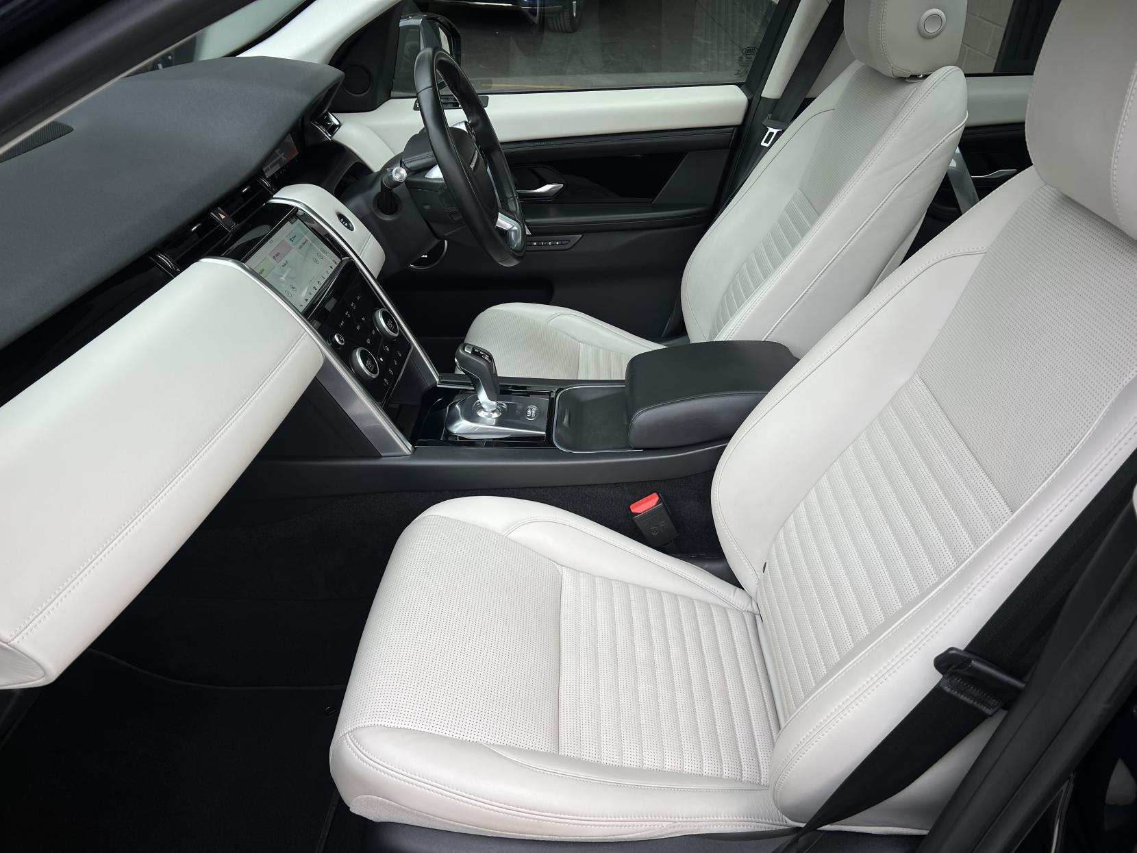 Land Rover Discovery Sport 2.0 P250 MHEV HSE SUV 5dr Petrol Auto 4WD Euro 6 (s/s) (250 ps)