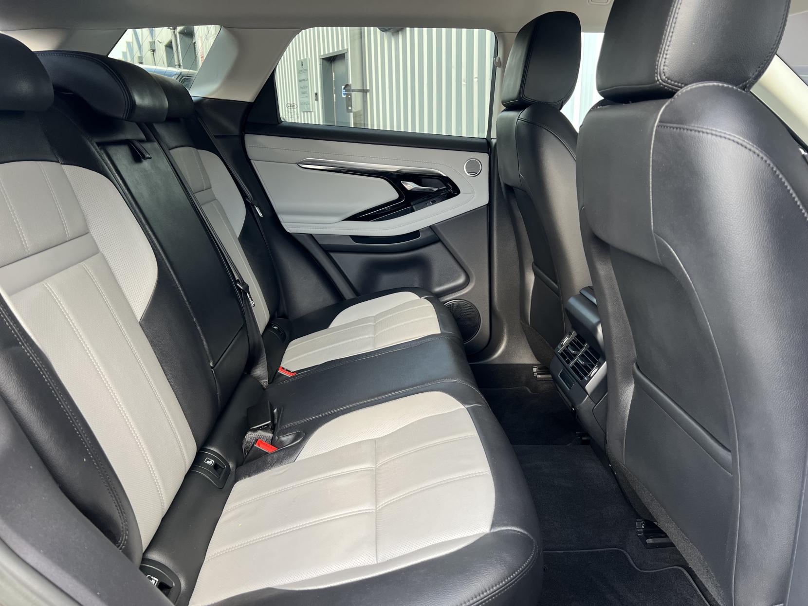 Land Rover Range Rover Evoque 1.5 P300e 12.2kWh R-Dynamic SE SUV 5dr Petrol Plug-in Hybrid Auto 4WD Euro 6 (s/s) (309 ps)