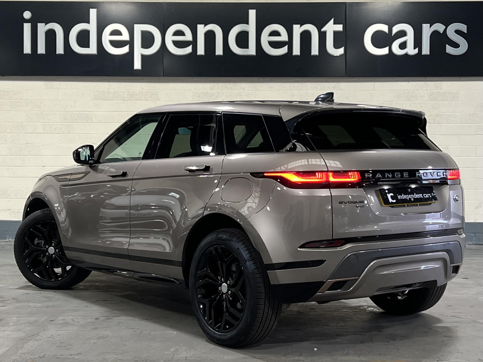 Land Rover Range Rover Evoque 1.5 P300e 12.2kWh R-Dynamic SE SUV 5dr Petrol Plug-in Hybrid Auto 4WD Euro 6 (s/s) (309 ps)