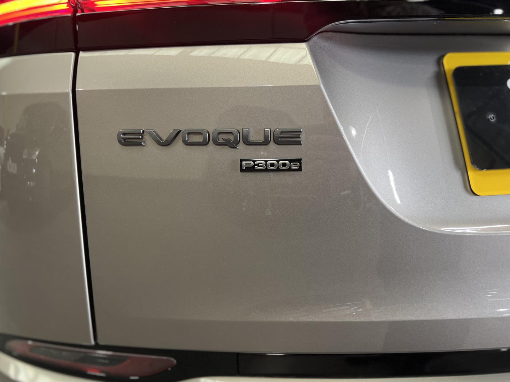 Land Rover Range Rover Evoque 1.5 P300e 12.2kWh R-Dynamic SE SUV 5dr Petrol Plug-in Hybrid Auto 4WD Euro 6 (s/s) (309 ps)