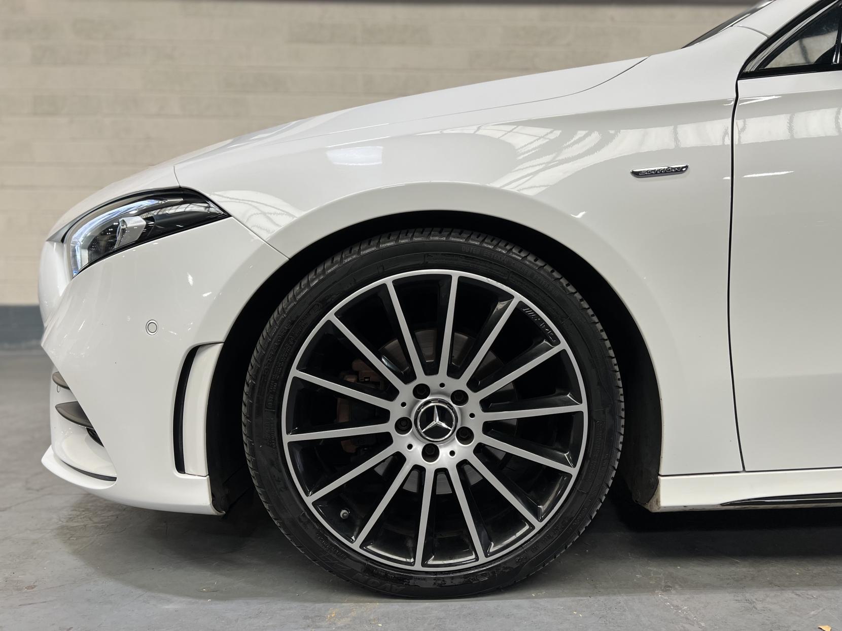 Mercedes-Benz A Class 2.0 A200d Exclusive Edition Hatchback 5dr Diesel 8G-DCT Euro 6 (s/s) (150 ps)