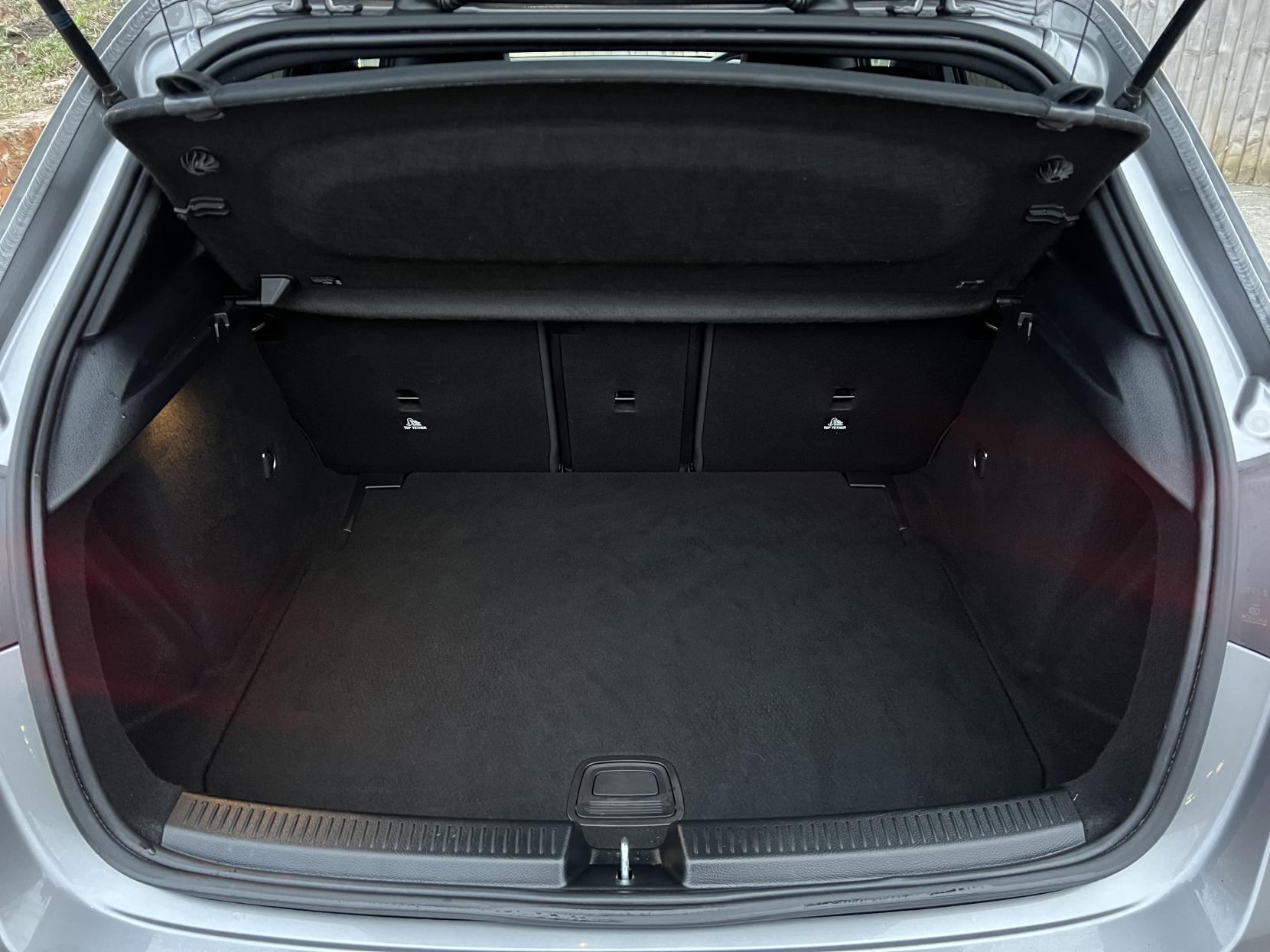 Mercedes-Benz A Class 2.0 A200d AMG Line (Executive) Hatchback 5dr Diesel 8G-DCT Euro 6 (s/s) (150 ps)