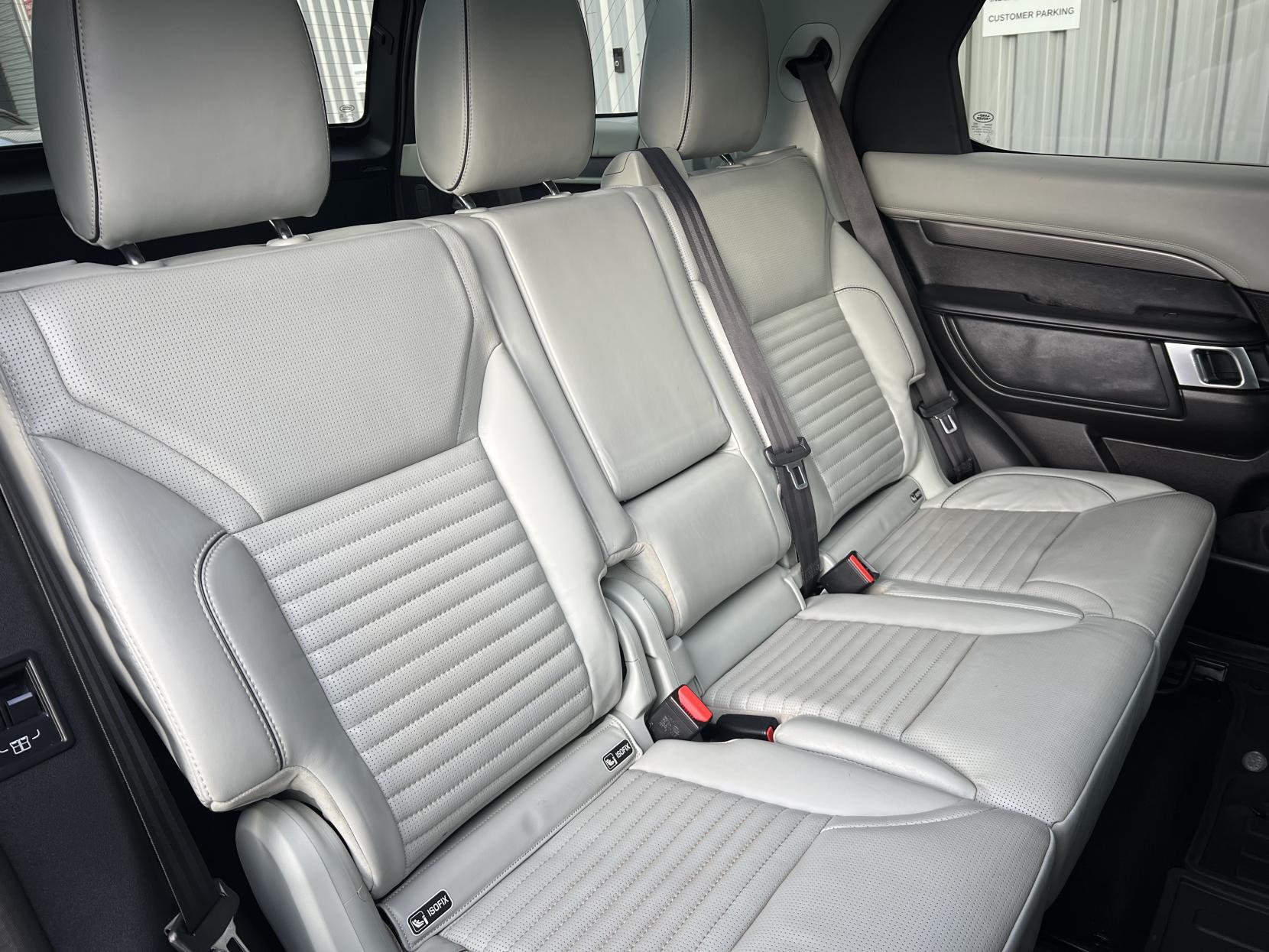 Land Rover Discovery 3.0 SD V6 HSE Luxury SUV 5dr Diesel Auto 4WD Euro 6 (s/s) (306 ps)