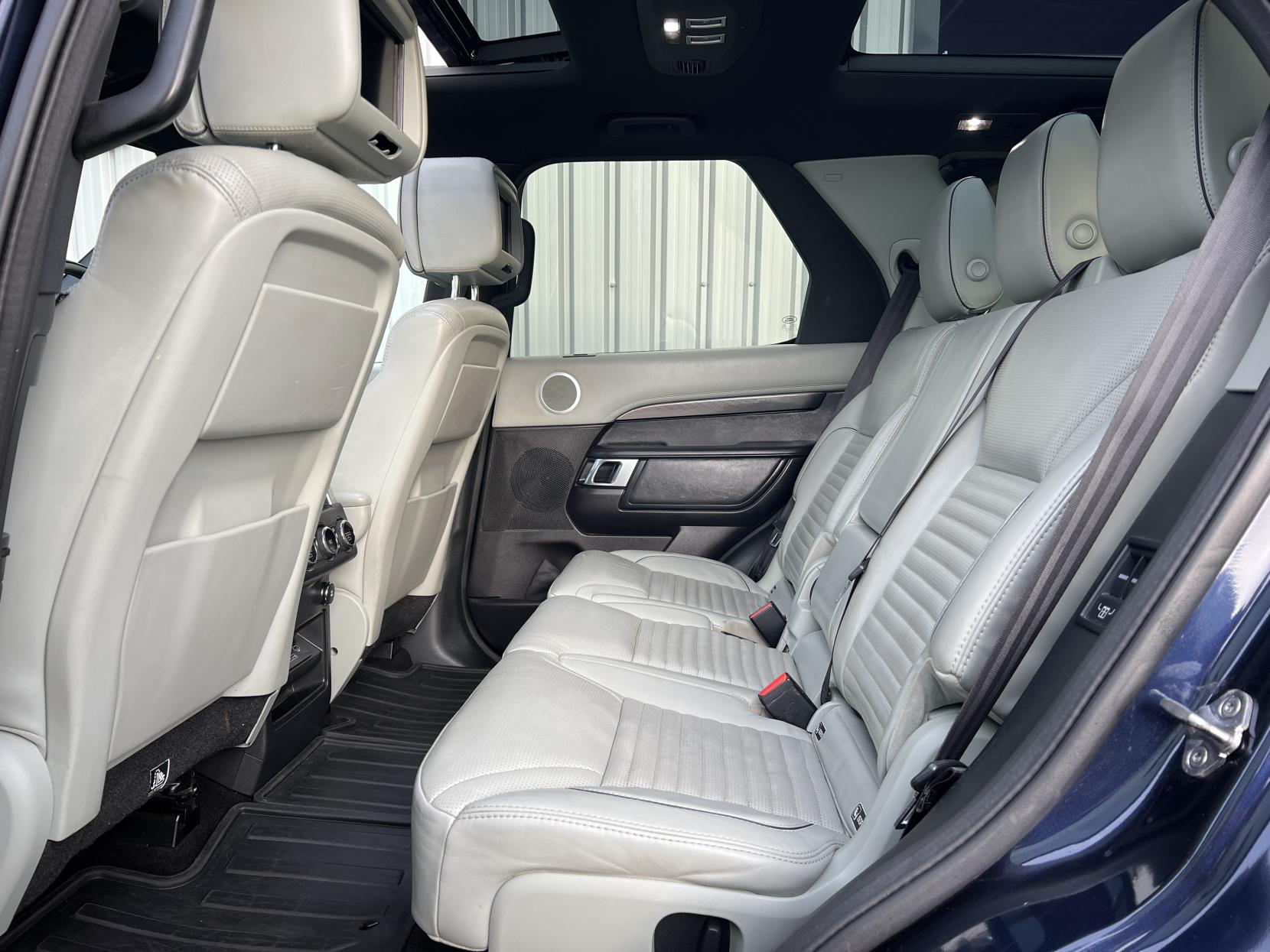 Land Rover Discovery 3.0 SD V6 HSE Luxury SUV 5dr Diesel Auto 4WD Euro 6 (s/s) (306 ps)