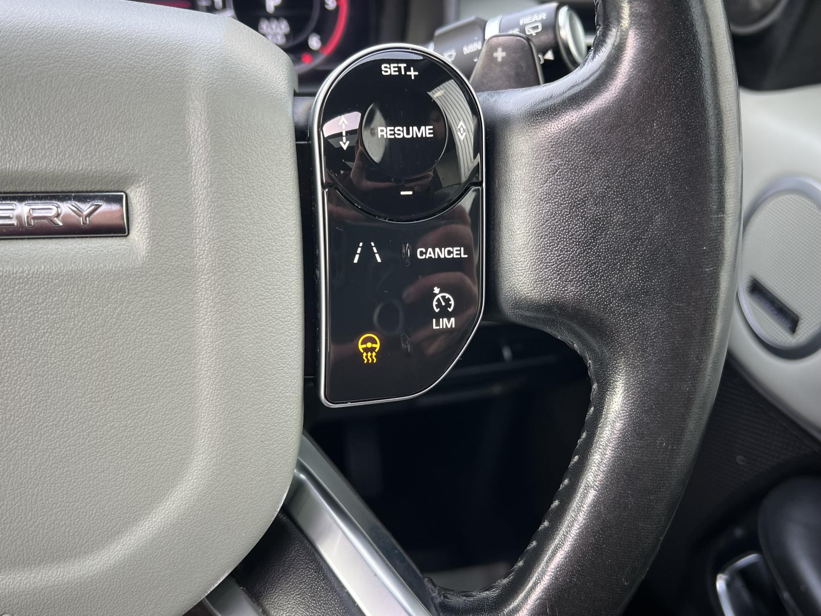 Land Rover Discovery 3.0 SD V6 HSE Luxury SUV 5dr Diesel Auto 4WD Euro 6 (s/s) (306 ps)