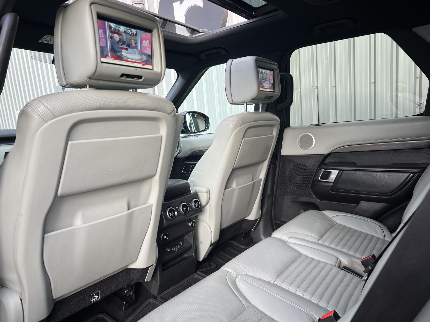 Land Rover Discovery 3.0 SD V6 HSE Luxury SUV 5dr Diesel Auto 4WD Euro 6 (s/s) (306 ps)