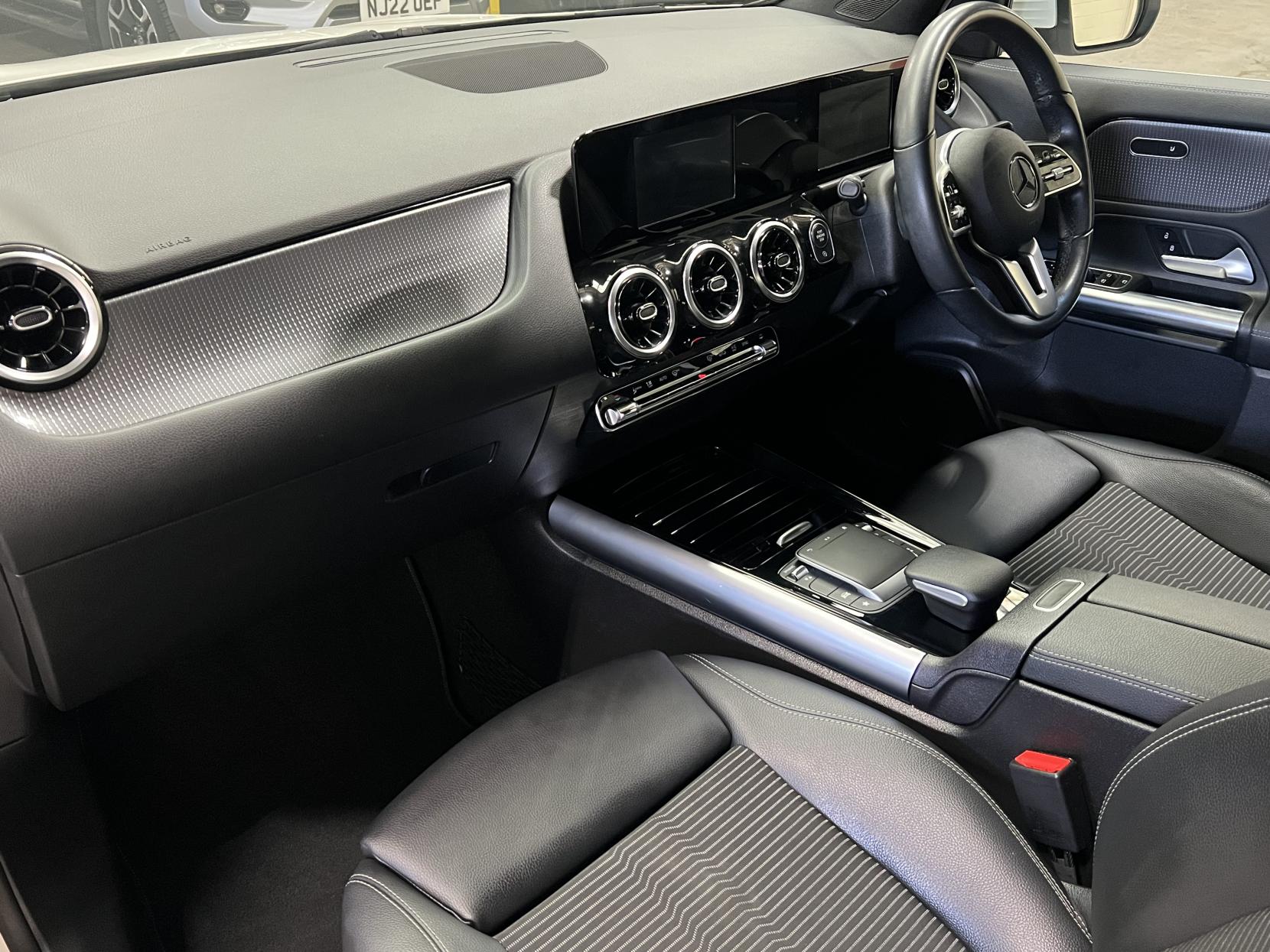 Mercedes-Benz GLA 1.3 GLA200 Sport SUV 5dr Petrol 7G-DCT Euro 6 (s/s) (163 ps)