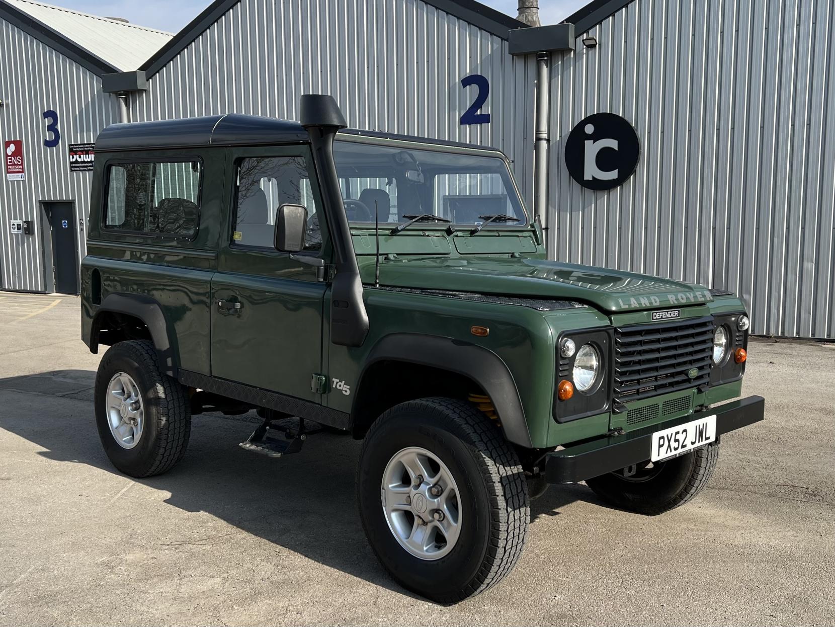 Land Rover Defender 90 2.5 TD5 Hard Top SUV Diesel Manual SWB (120 bhp)