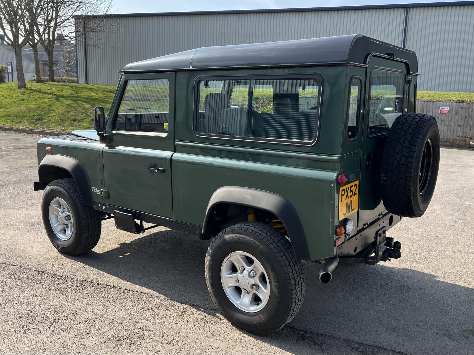 Land Rover Defender 90 2.5 TD5 Hard Top SUV Diesel Manual SWB (120 bhp)