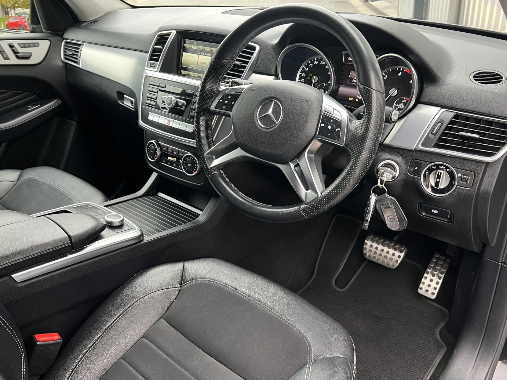 Mercedes-Benz M Class 3.0 ML350 V6 BlueTEC AMG Sport SUV 5dr Diesel G-Tronic 4WD Euro 6 (s/s) (258 ps)