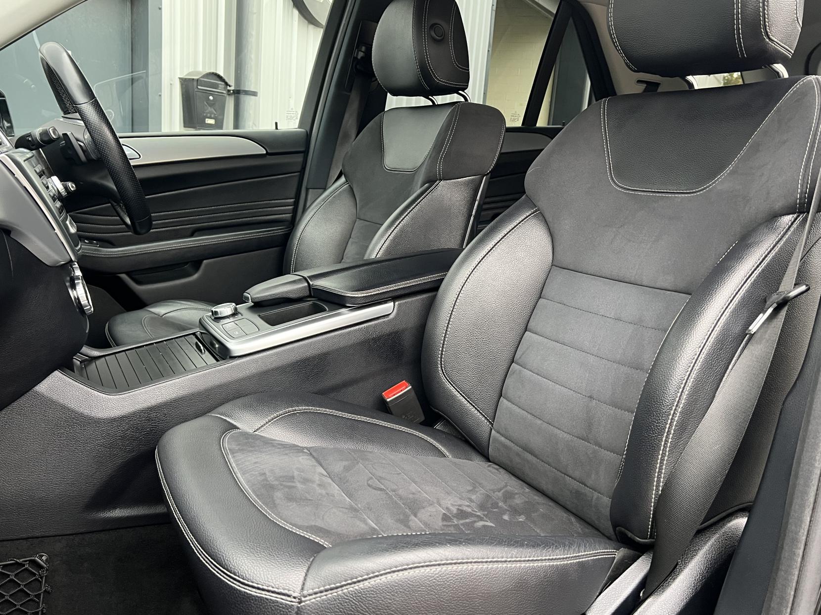Mercedes-Benz M Class 3.0 ML350 V6 BlueTEC AMG Sport SUV 5dr Diesel G-Tronic 4WD Euro 6 (s/s) (258 ps)