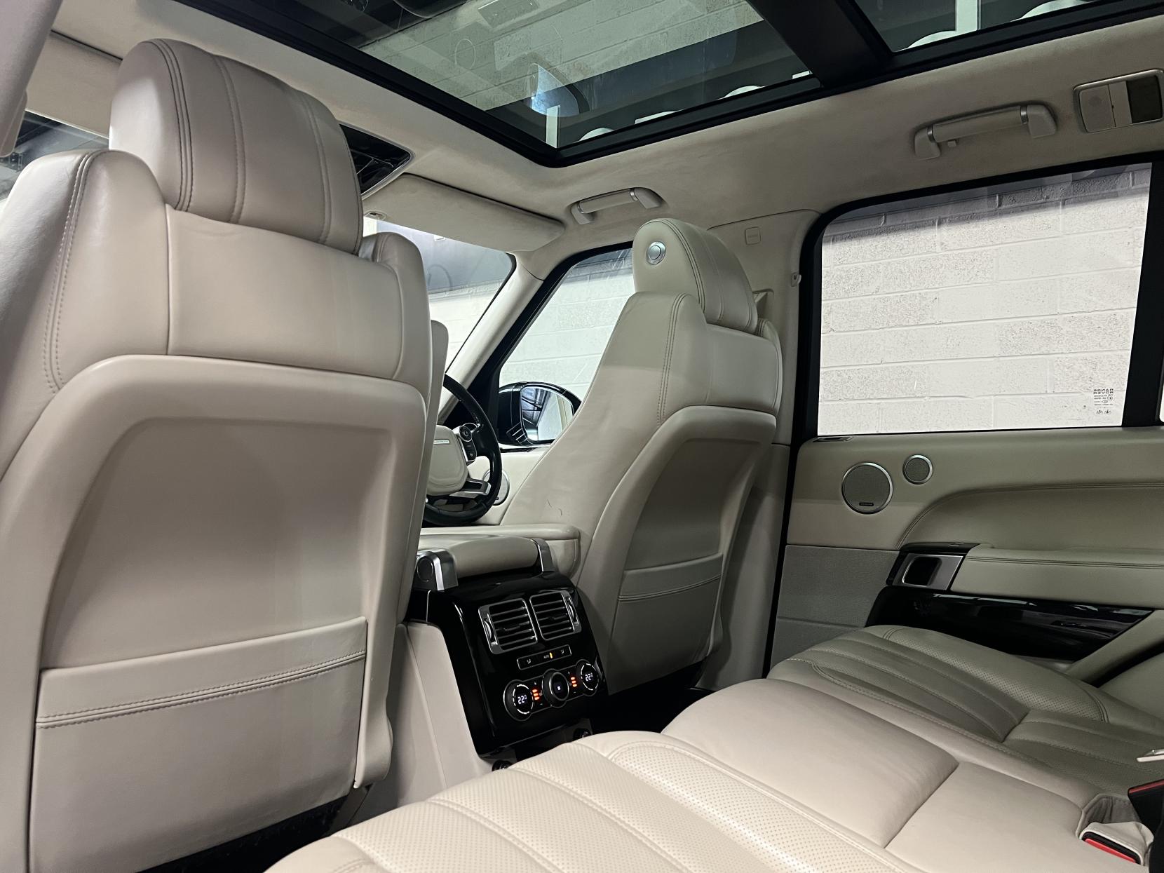 Land Rover Range Rover 4.4 SD V8 Vogue SE SUV 5dr Diesel Auto 4WD Euro 5 (339 ps)