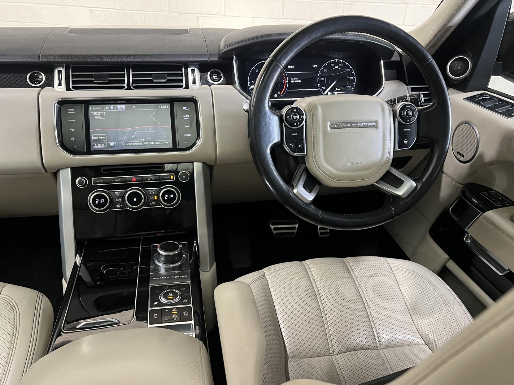 Land Rover Range Rover 4.4 SD V8 Vogue SE SUV 5dr Diesel Auto 4WD Euro 5 (339 ps)