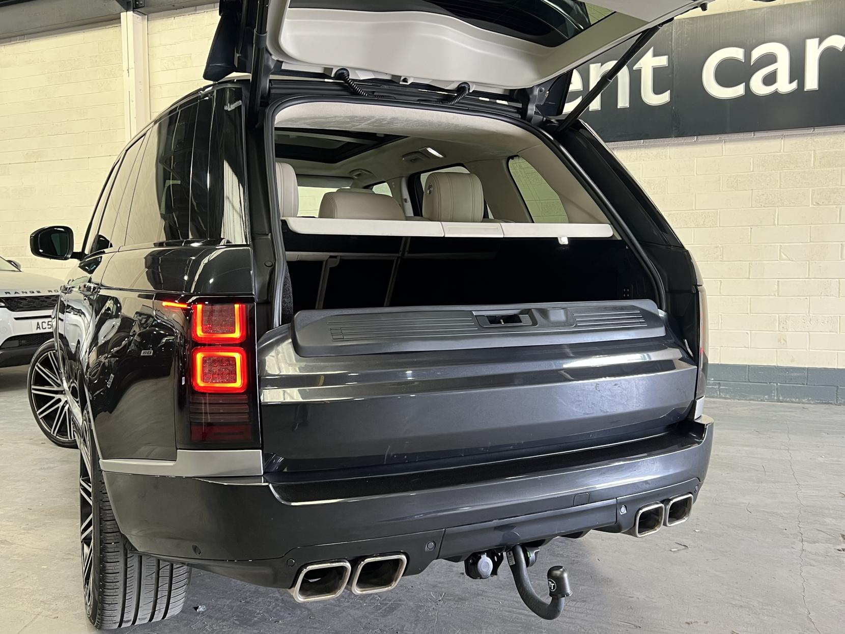 Land Rover Range Rover 4.4 SD V8 Vogue SE SUV 5dr Diesel Auto 4WD Euro 5 (339 ps)