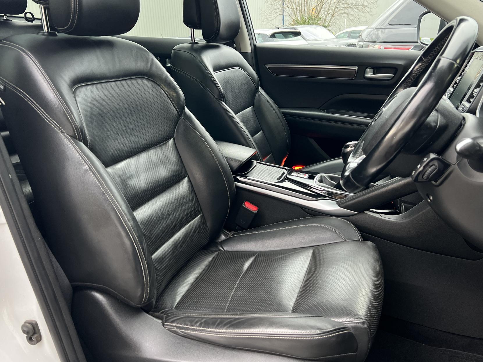 Renault Koleos 2.0 dCi Signature Nav SUV 5dr Diesel Manual 4WD Euro 6 (s/s) (175 ps)