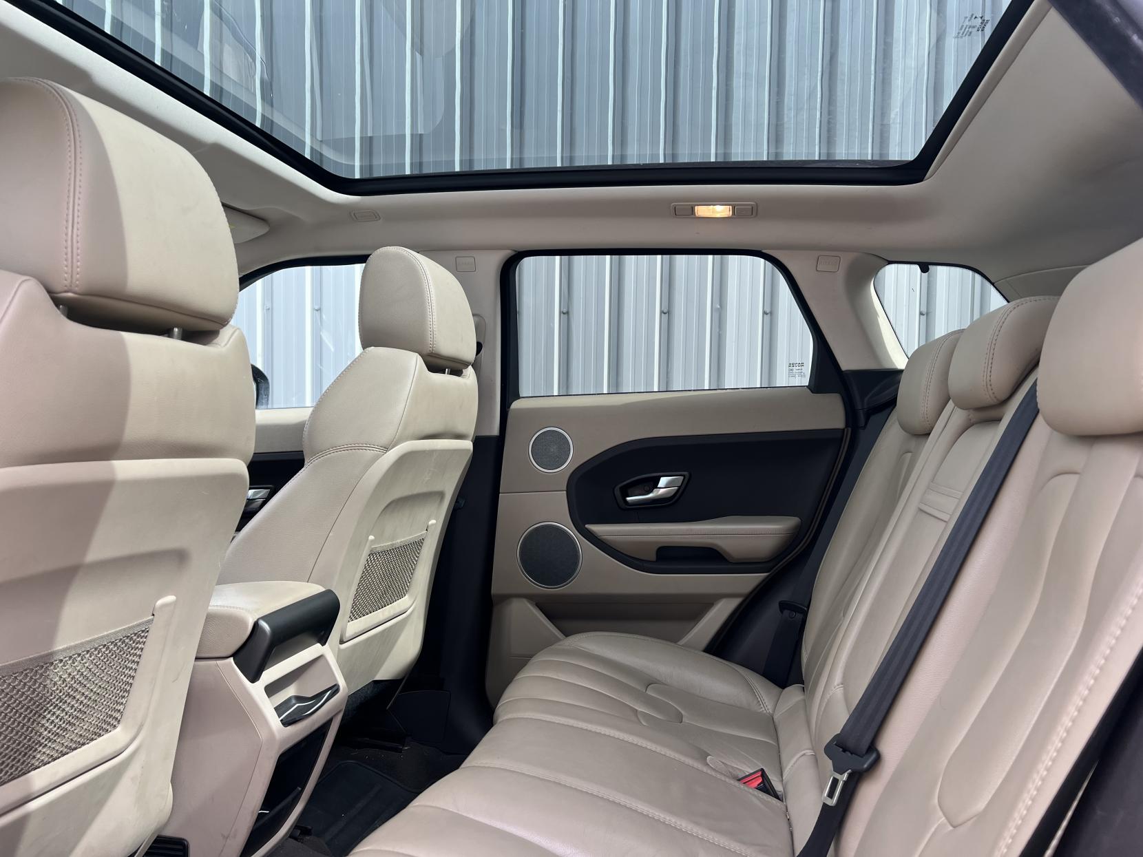 Land Rover Range Rover Evoque 2.2 SD4 Pure SUV 5dr Diesel Auto 4WD Euro 5 (190 ps)