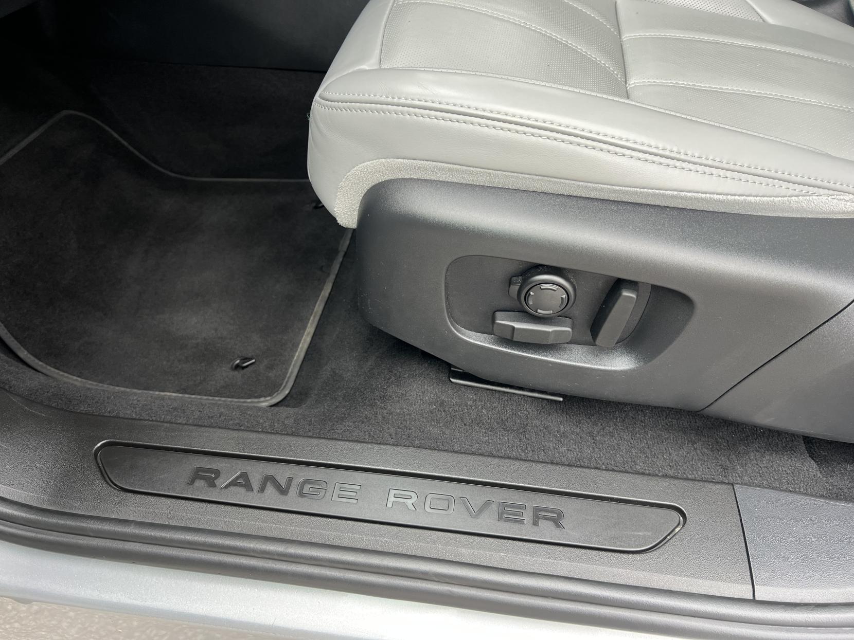 Land Rover Range Rover Evoque 2.0 P200 MHEV HSE SUV 5dr Petrol Auto 4WD Euro 6 (s/s) (200 ps)