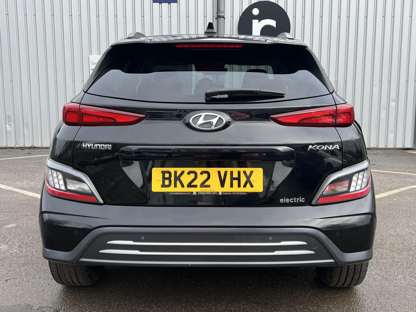 Hyundai KONA 64kWh Premium SUV 5dr Electric Auto (10.5kW Charger) (204 ps)