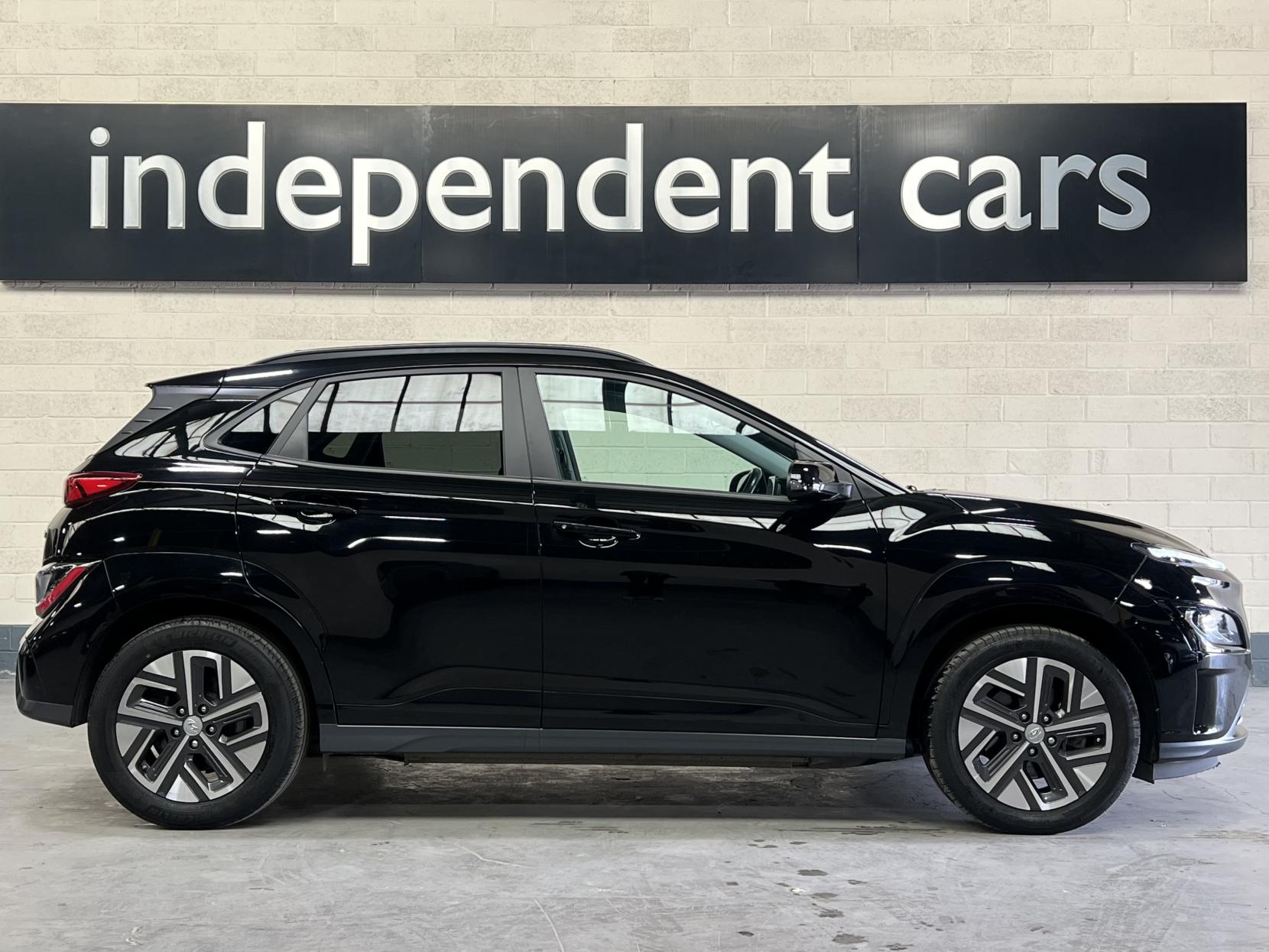 Hyundai KONA 64kWh Premium SUV 5dr Electric Auto (10.5kW Charger) (204 ps)