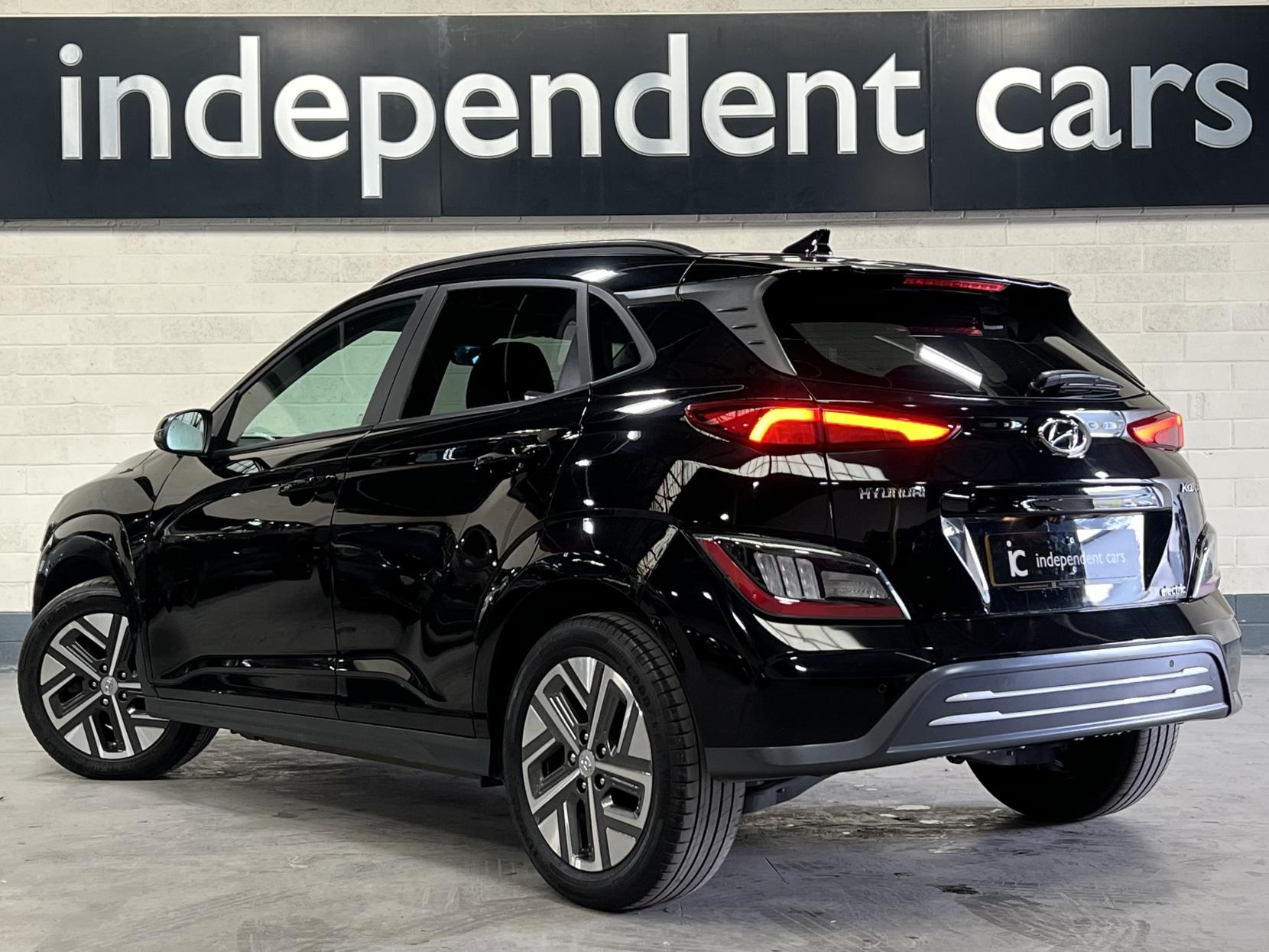 Hyundai KONA 64kWh Premium SUV 5dr Electric Auto (10.5kW Charger) (204 ps)