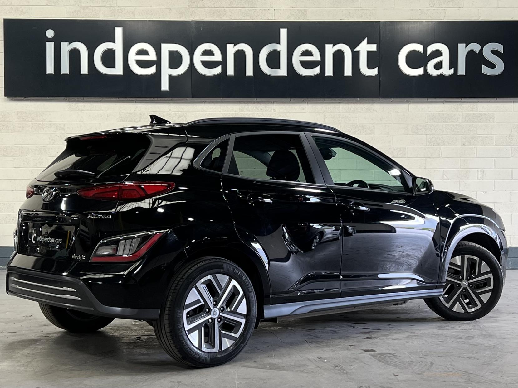 Hyundai KONA 64kWh Premium SUV 5dr Electric Auto (10.5kW Charger) (204 ps)