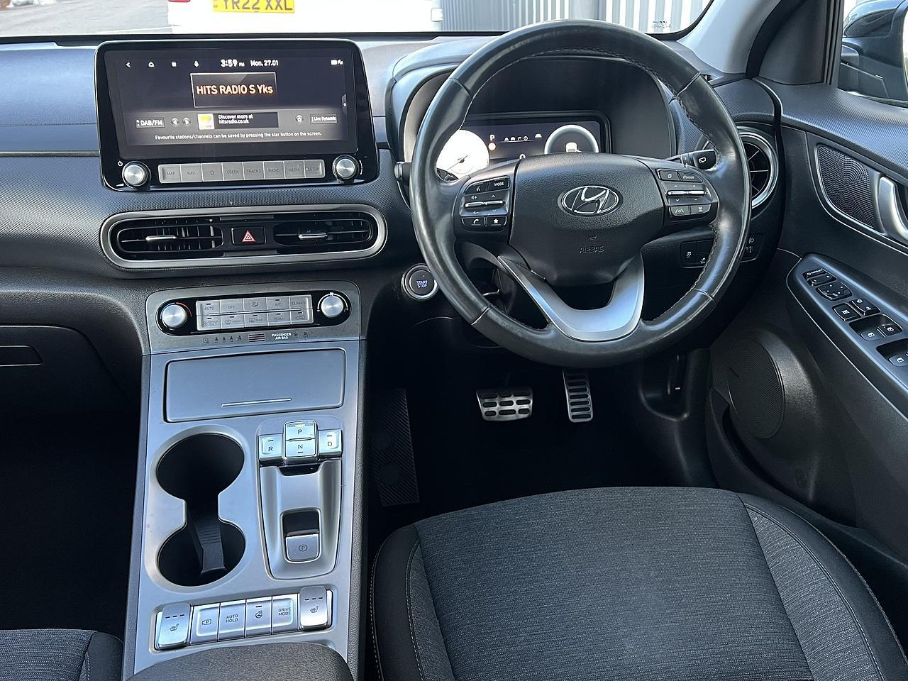 Hyundai KONA 64kWh Premium SUV 5dr Electric Auto (10.5kW Charger) (204 ps)