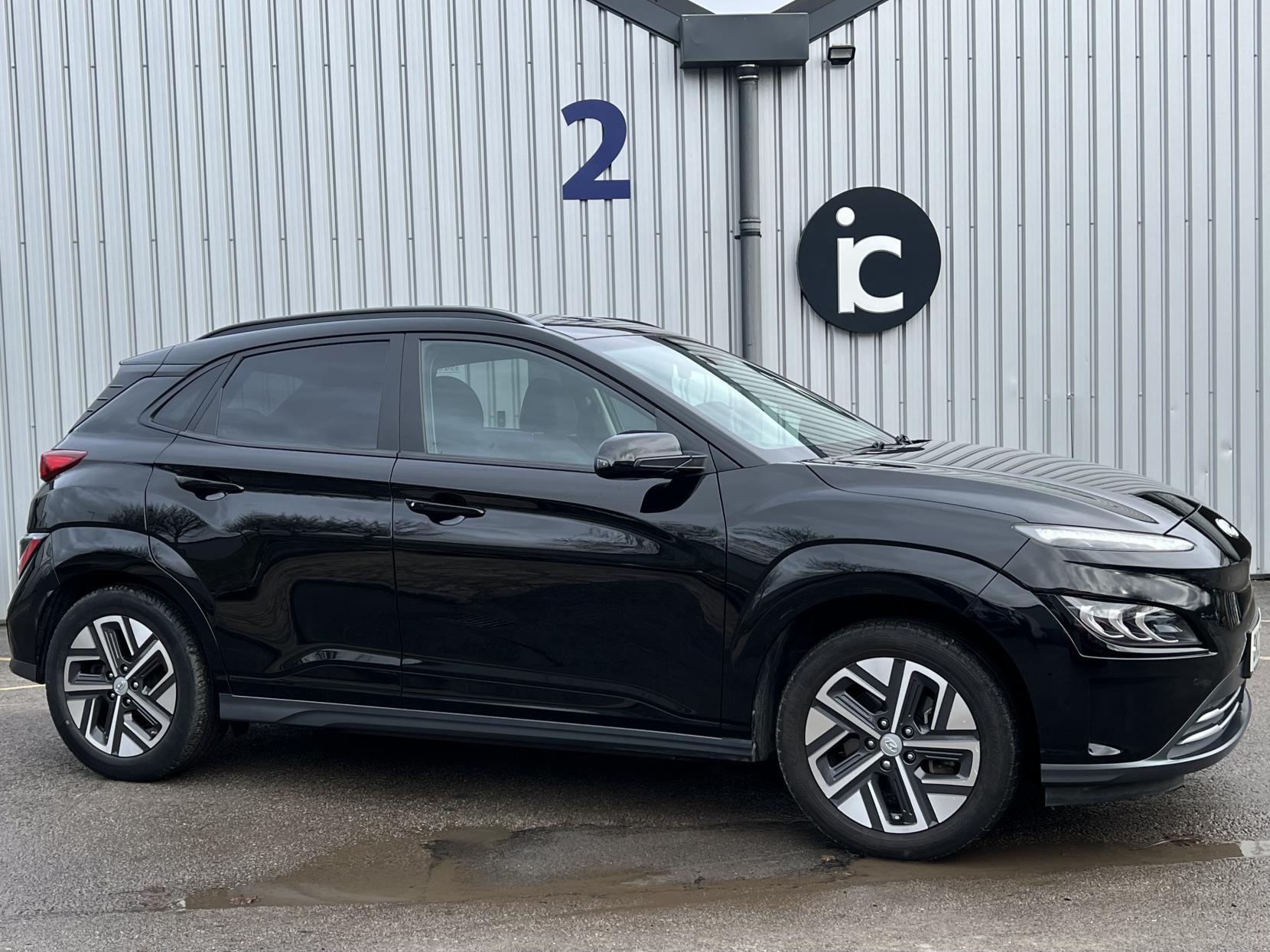 Hyundai KONA 64kWh Premium SUV 5dr Electric Auto (10.5kW Charger) (204 ps)