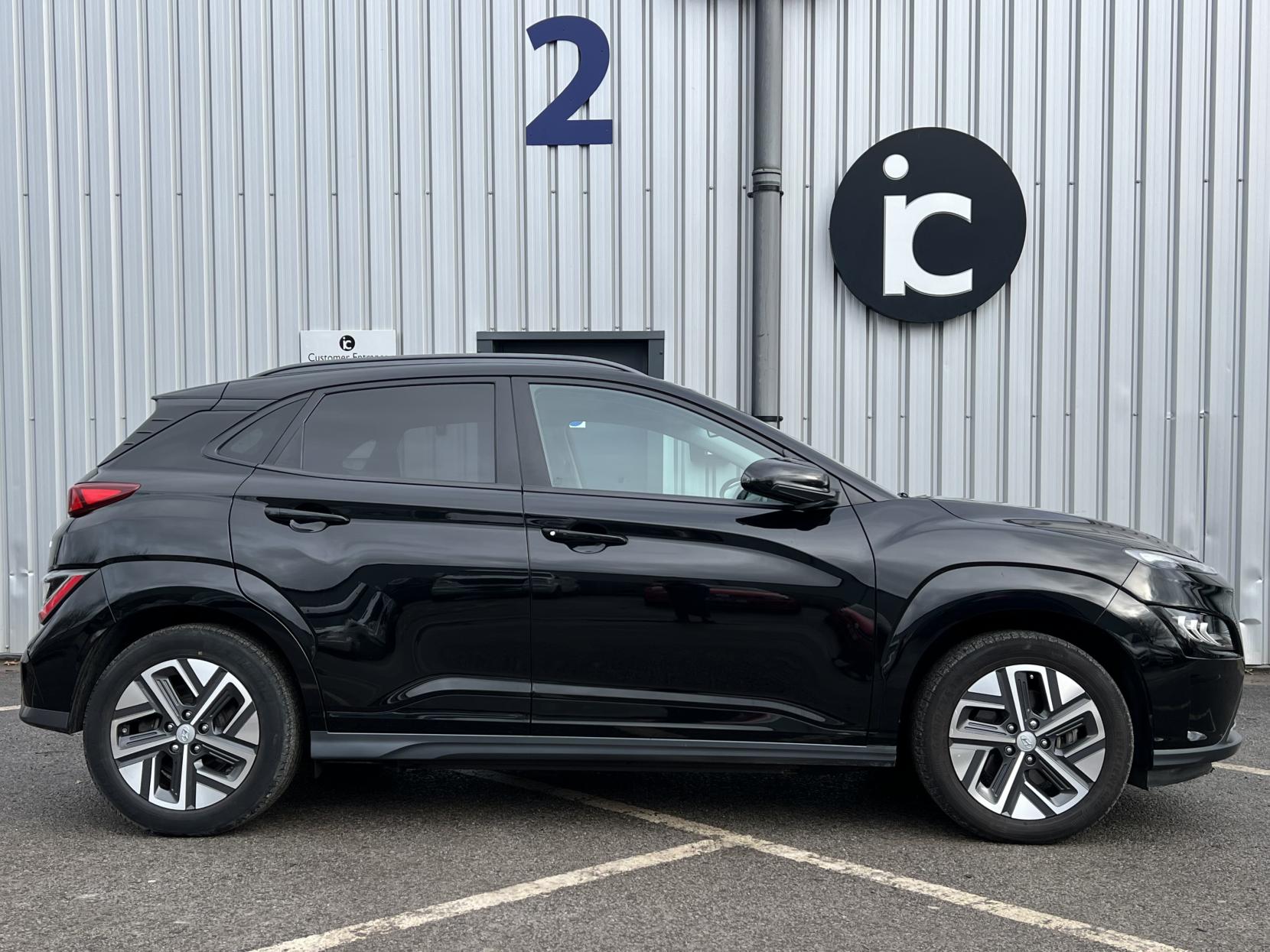 Hyundai KONA 64kWh Premium SUV 5dr Electric Auto (10.5kW Charger) (204 ps)