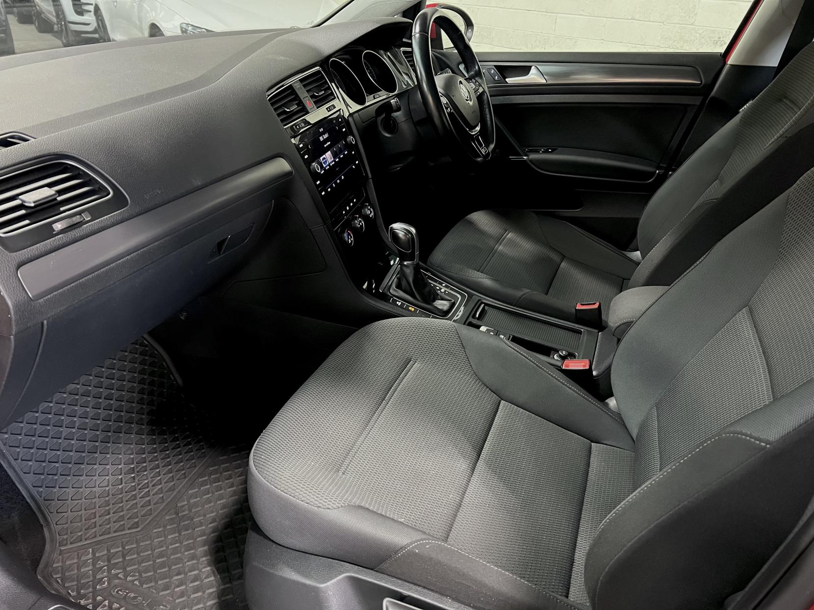 Volkswagen Golf 1.0 TSI SE Nav Hatchback 5dr Petrol DSG Euro 6 (s/s) (115 ps)