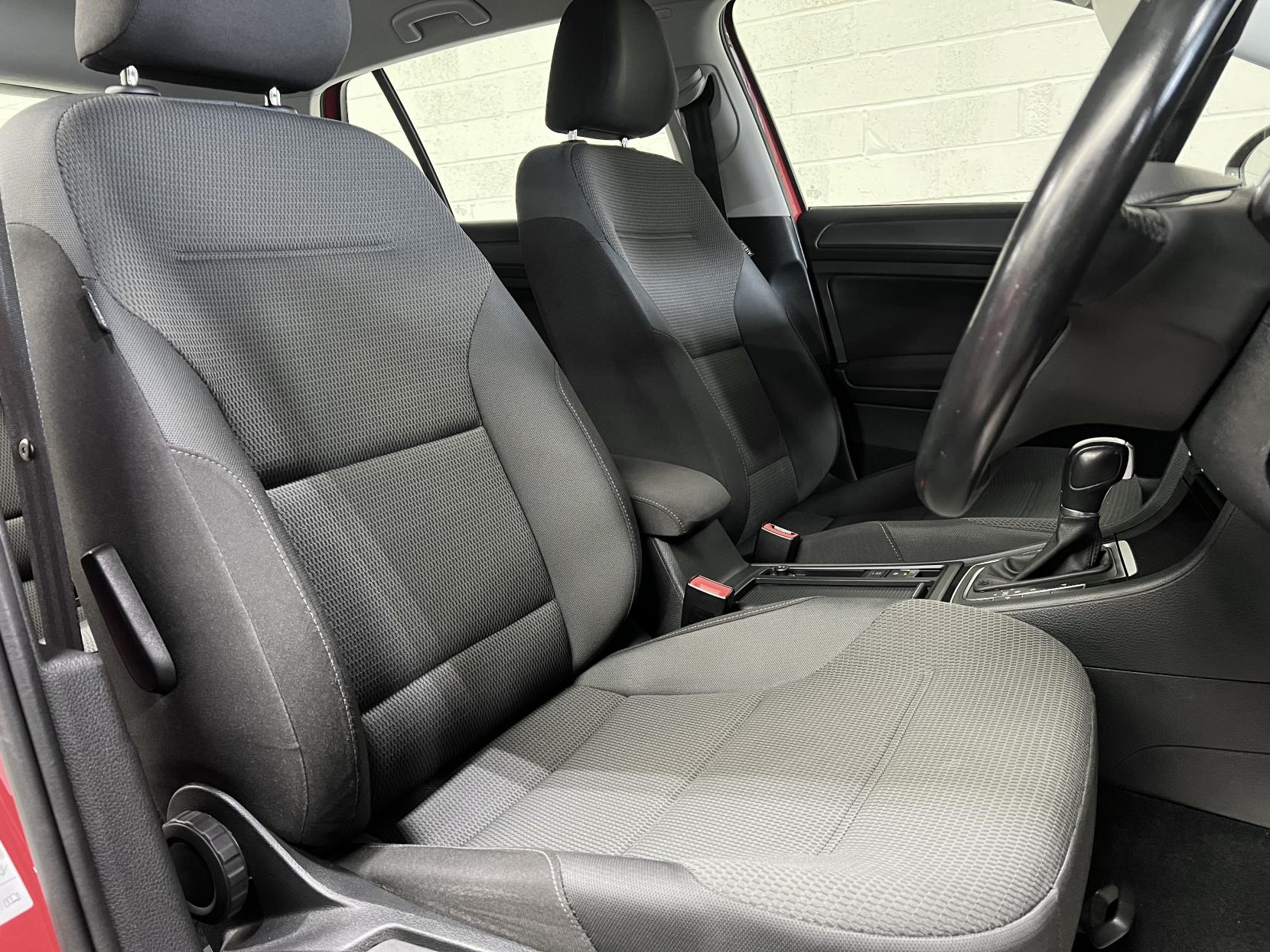 Volkswagen Golf 1.0 TSI SE Nav Hatchback 5dr Petrol DSG Euro 6 (s/s) (115 ps)