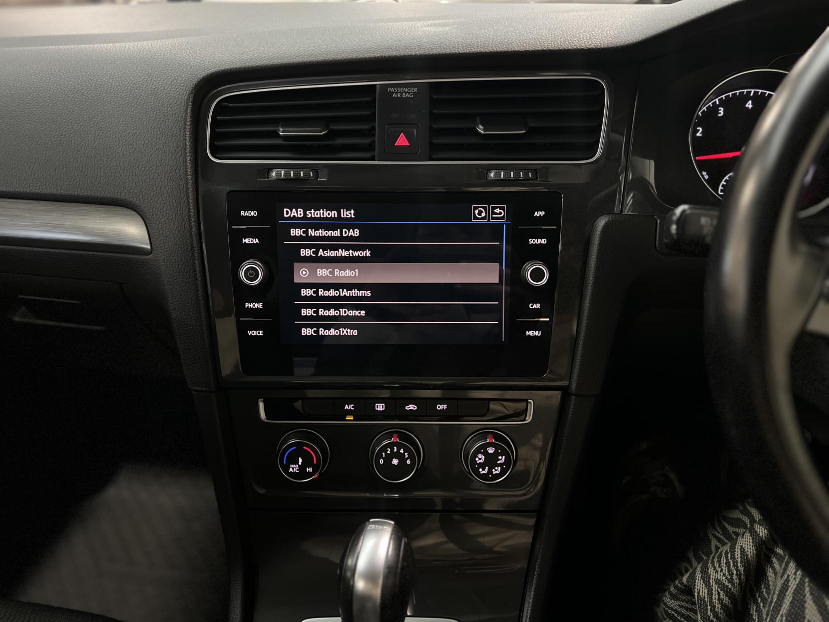 Volkswagen Golf 1.0 TSI SE Nav Hatchback 5dr Petrol DSG Euro 6 (s/s) (115 ps)