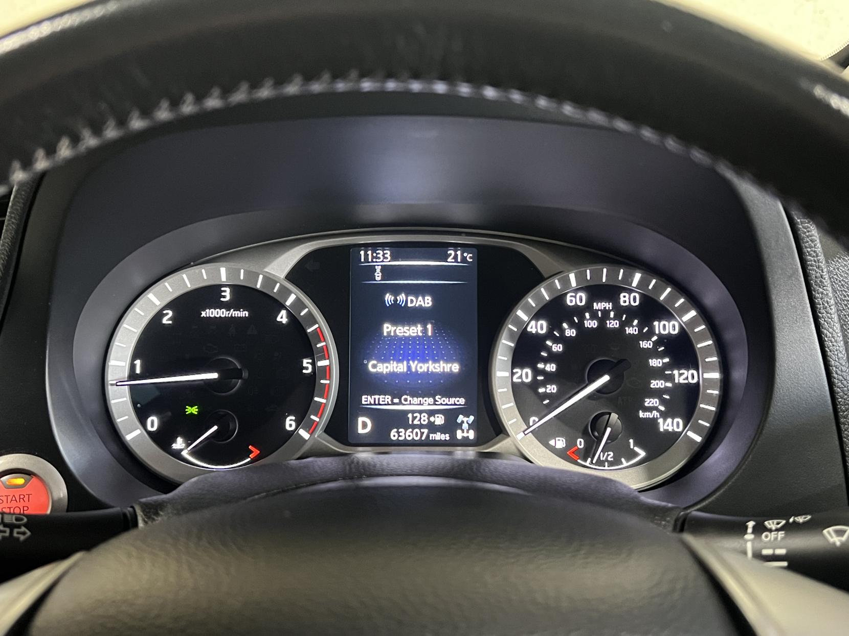 Nissan Navara 2.3 dCi Tekna Pickup Double Cab 4dr Diesel Auto 4WD Euro 6 (190 ps)