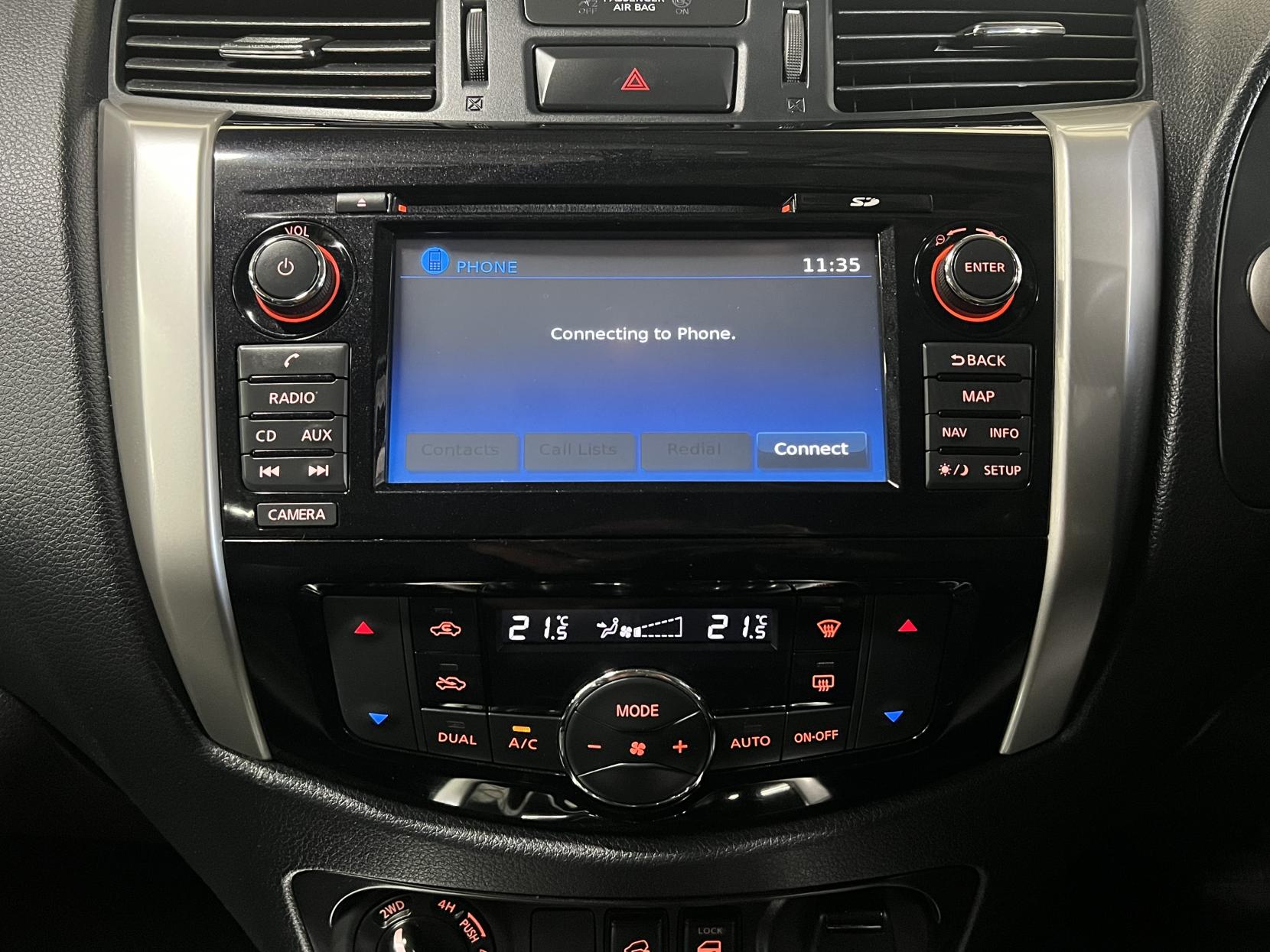 Nissan Navara 2.3 dCi Tekna Pickup Double Cab 4dr Diesel Auto 4WD Euro 6 (190 ps)
