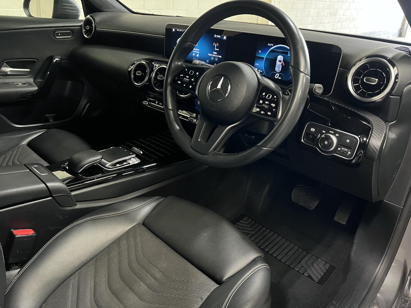 Mercedes-Benz A Class 1.5 A180d SE (Executive) Hatchback 5dr Diesel 7G-DCT Euro 6 (s/s) (116 ps)