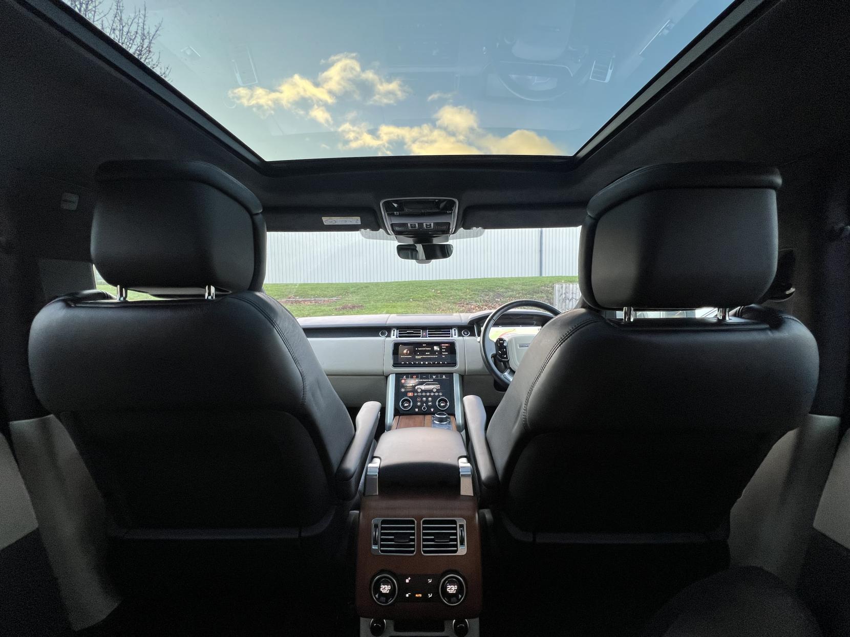 Land Rover Range Rover 4.4 SD V8 Autobiography SUV 5dr Diesel Auto 4WD Euro 6 (s/s) (339 ps)