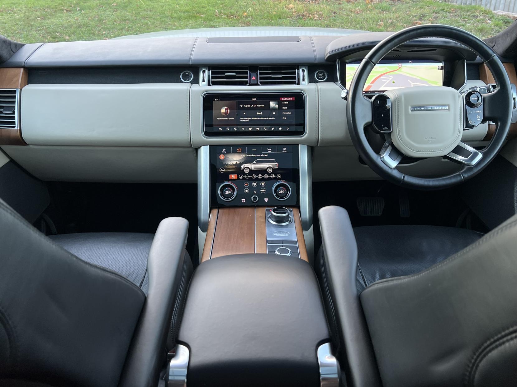 Land Rover Range Rover 4.4 SD V8 Autobiography SUV 5dr Diesel Auto 4WD Euro 6 (s/s) (339 ps)