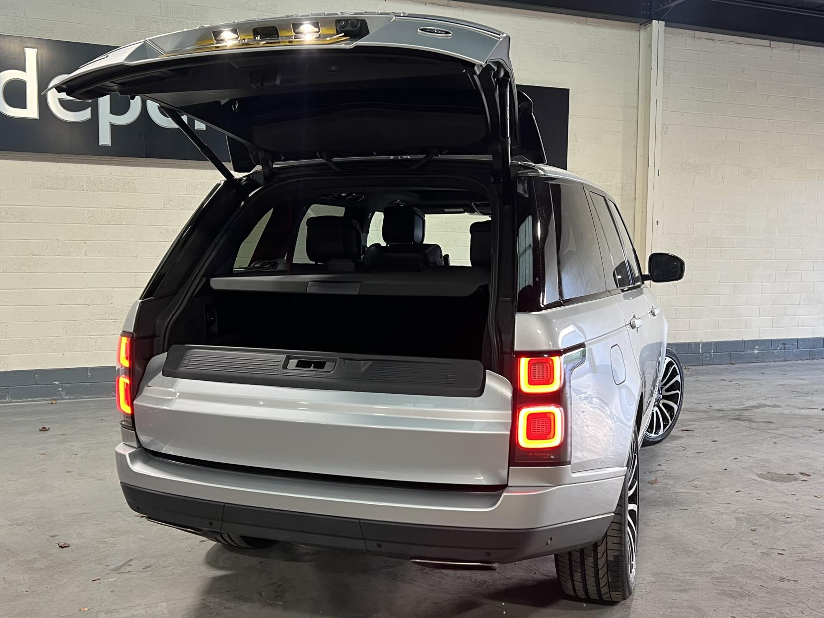 Land Rover Range Rover 4.4 SD V8 Autobiography SUV 5dr Diesel Auto 4WD Euro 6 (s/s) (339 ps)