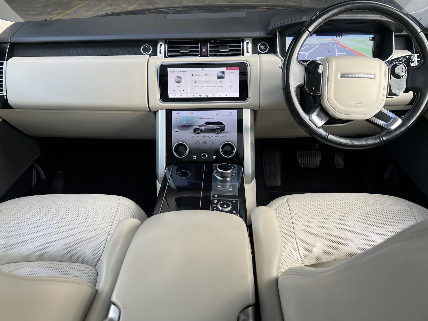 Land Rover Range Rover 3.0 SD V6 Vogue SUV 5dr Diesel Auto 4WD Euro 6 (s/s) (275 ps)