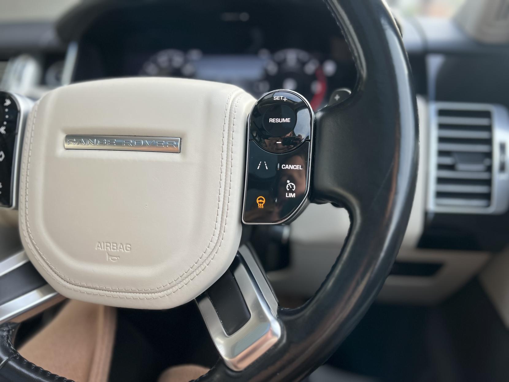 Land Rover Range Rover 3.0 SD V6 Vogue SUV 5dr Diesel Auto 4WD Euro 6 (s/s) (275 ps)