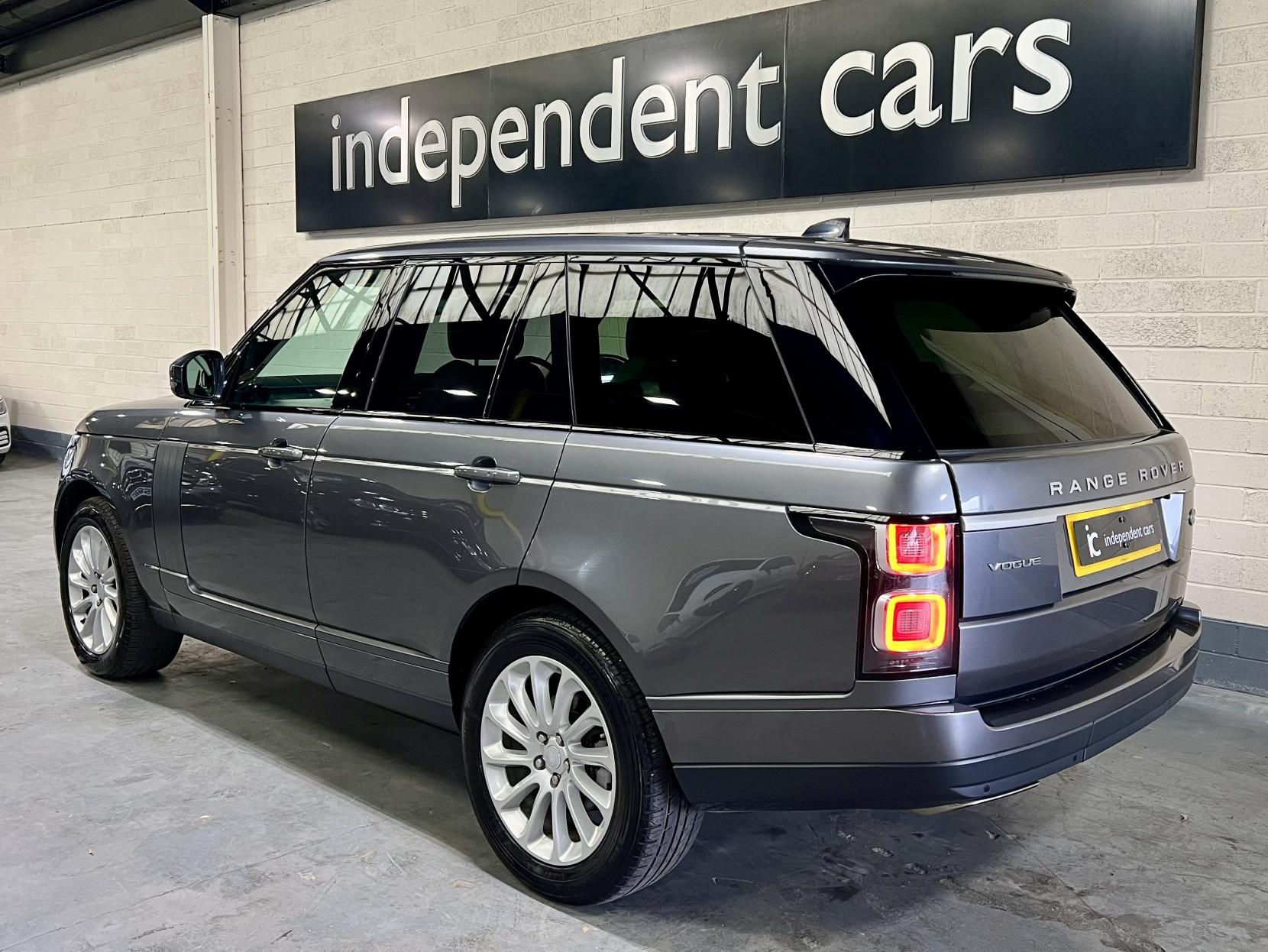 Land Rover Range Rover 3.0 SD V6 Vogue SUV 5dr Diesel Auto 4WD Euro 6 (s/s) (275 ps)