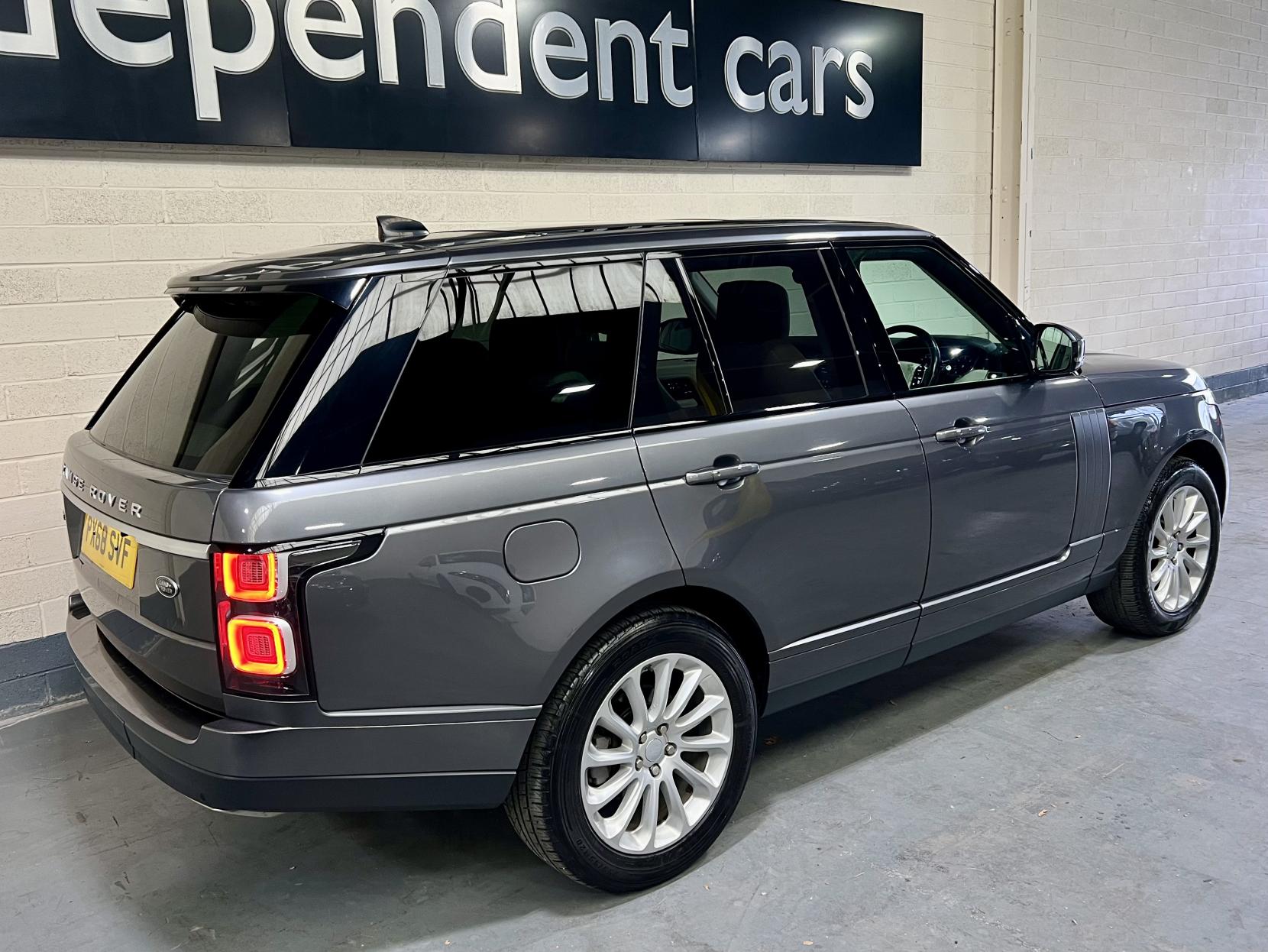 Land Rover Range Rover 3.0 SD V6 Vogue SUV 5dr Diesel Auto 4WD Euro 6 (s/s) (275 ps)