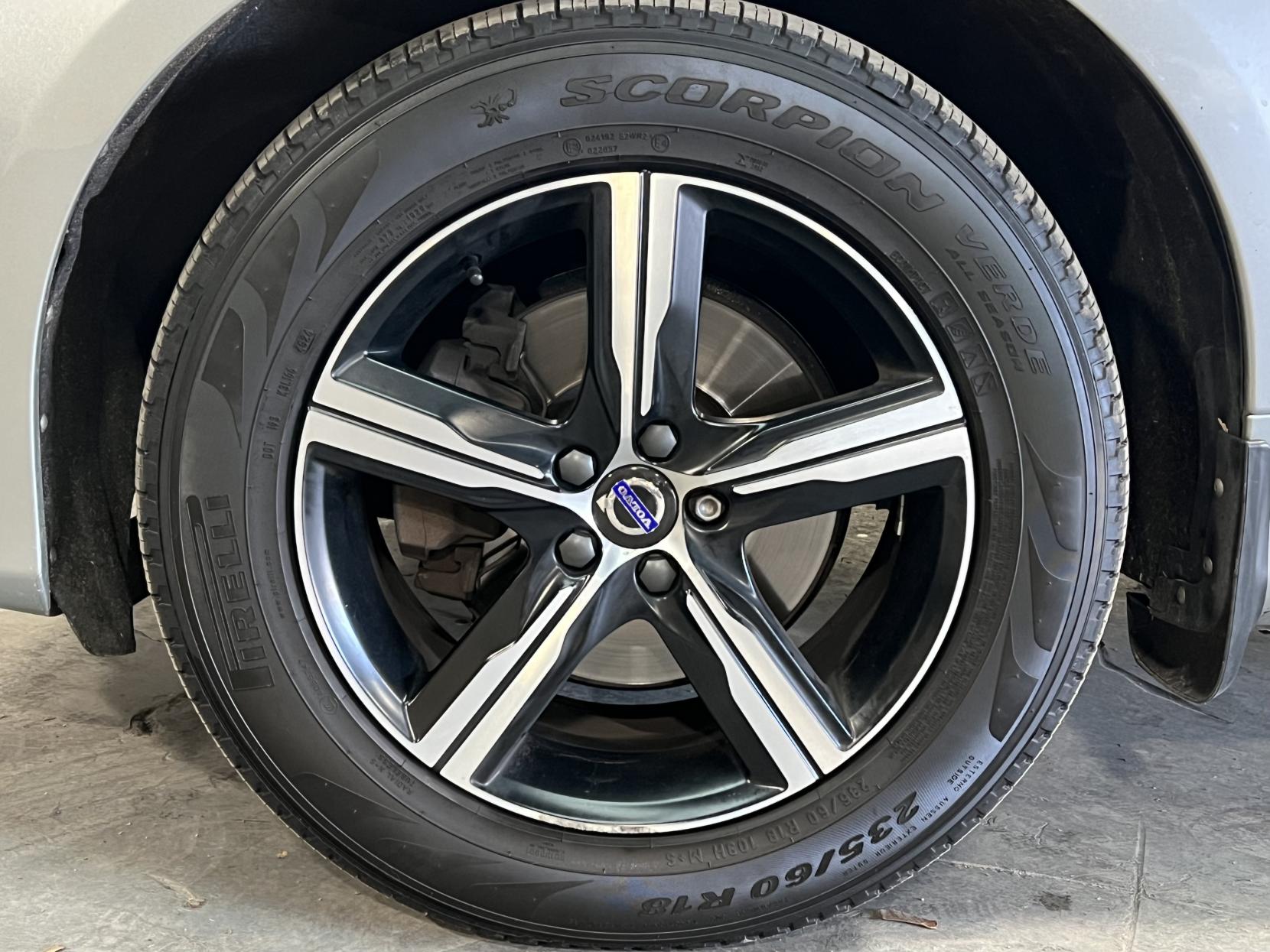 Volvo XC60 2.4 D5 R-Design Lux Nav SUV 5dr Diesel Auto AWD Euro 6 (s/s) (220 ps)